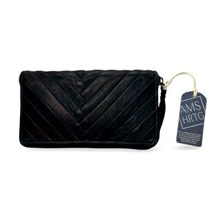 Handmade in Amsterdam, gorgeous leather wallet with several pockets and zipper